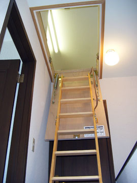 �܂肽���݊K�i���t��